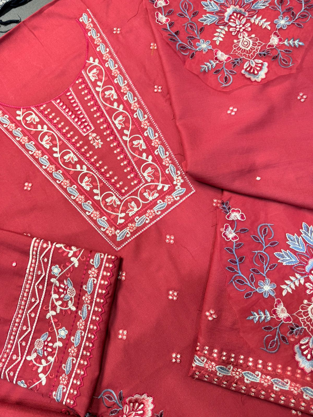 HANIA AMIR 3pc Casual Winter Collection